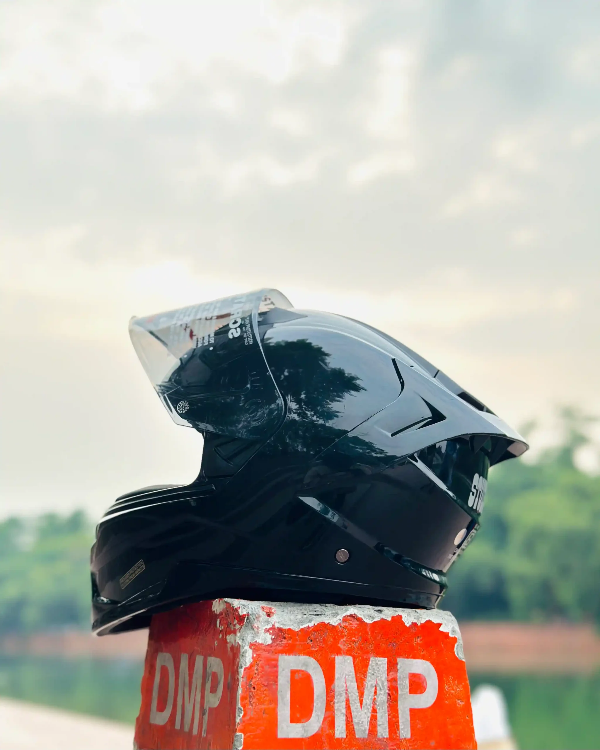 Studds Raider Super Plain Glossy Black Helmet